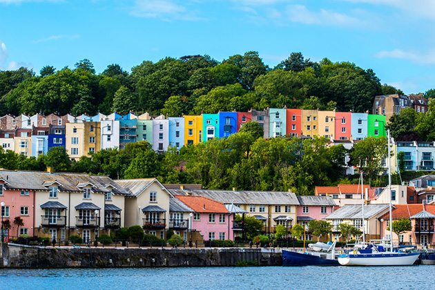Image of colourful houses on a hill in Bristol