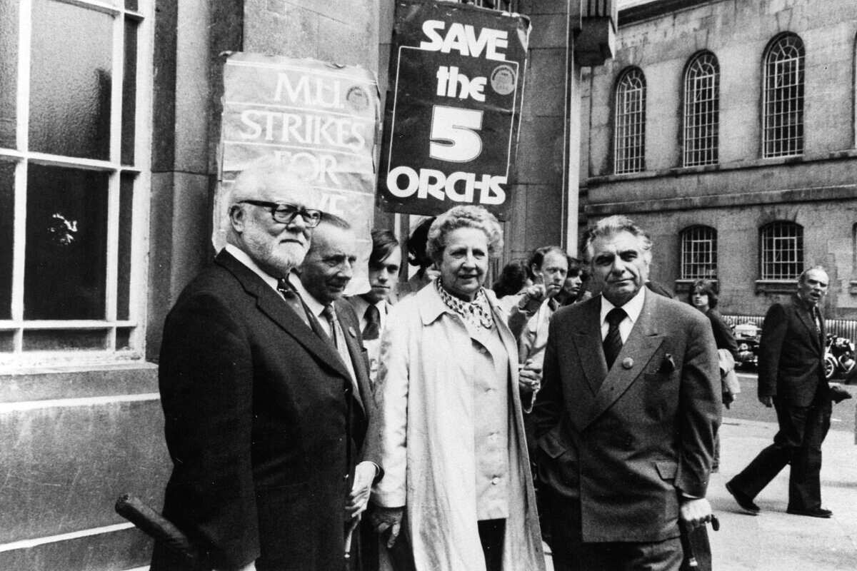 Picket line outside the BBC during the 1980 dispute.
